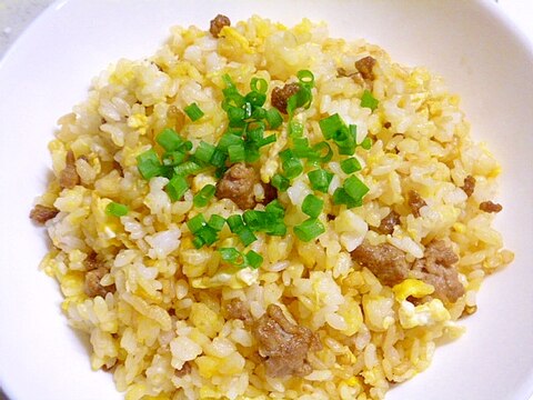 簡単♪しめに♪豚ひき肉とたまごのやみつきチャーハン